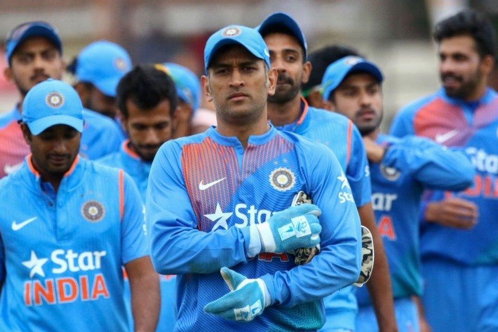 Dhoni captaincy images