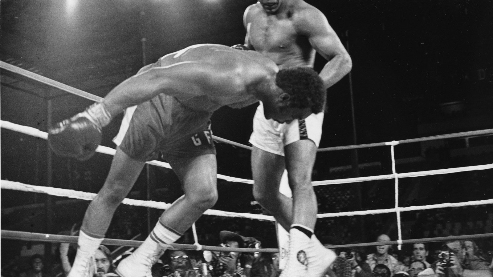 did foreman beat moorer 0048