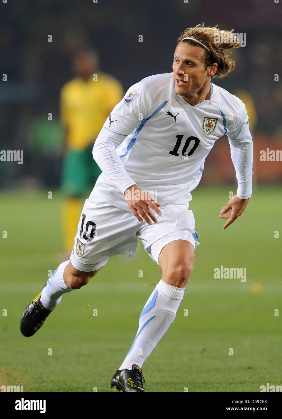 diego forlan 2010 0013