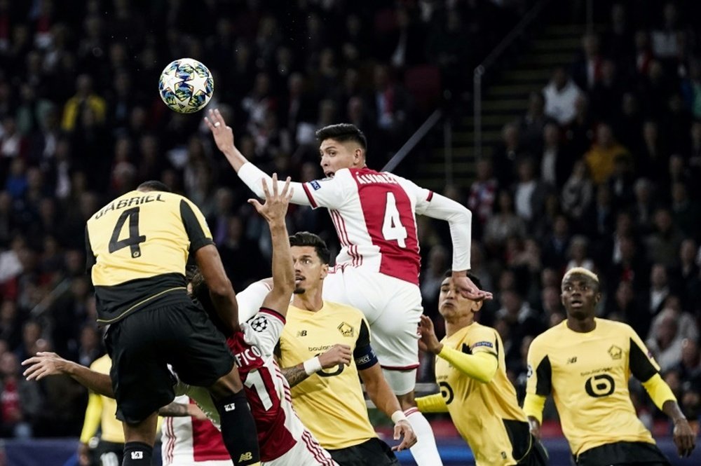 edson alvarez barcelona 0009