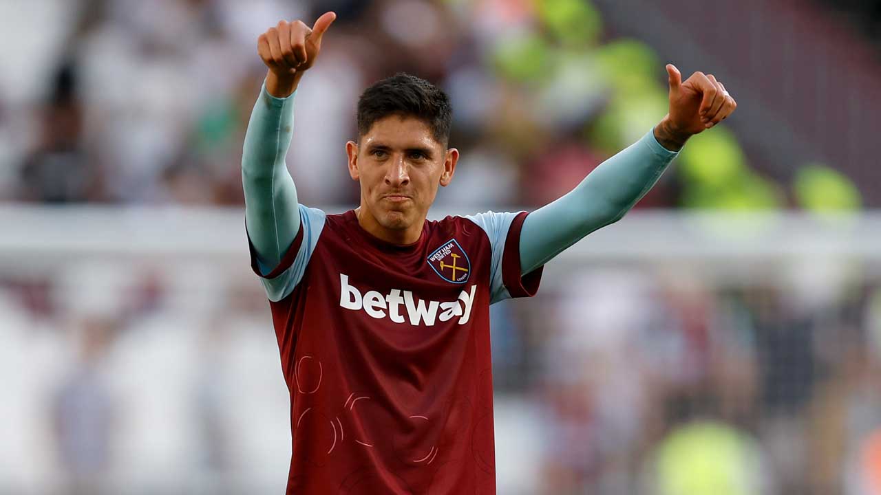 edson alvarez barcelona 0014