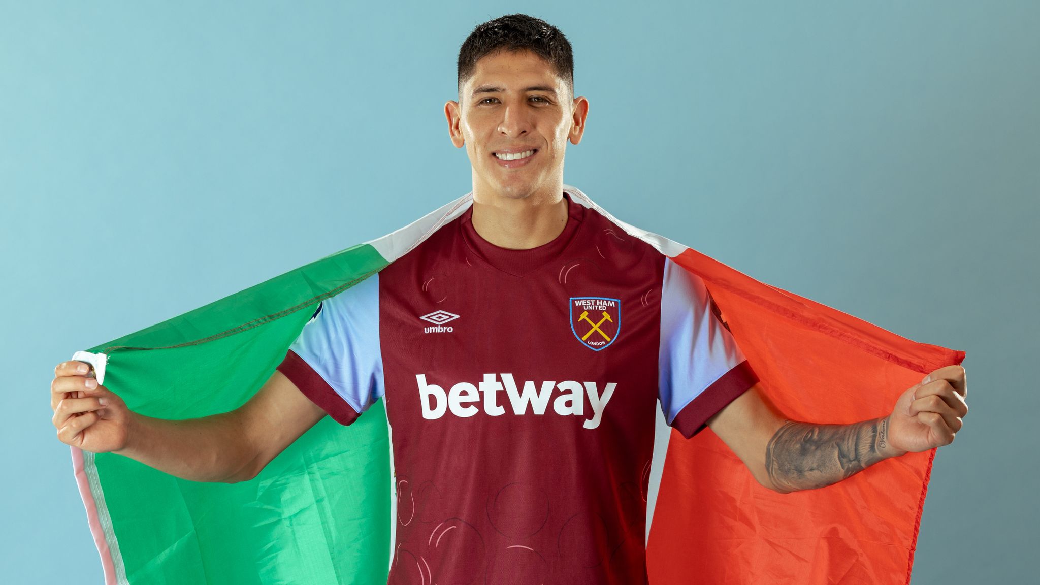 edson alvarez barcelona 0025