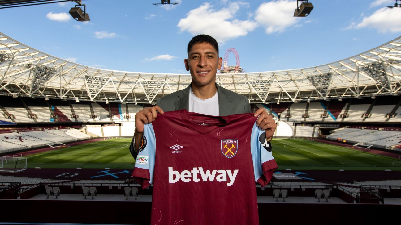 edson alvarez barcelona 0041