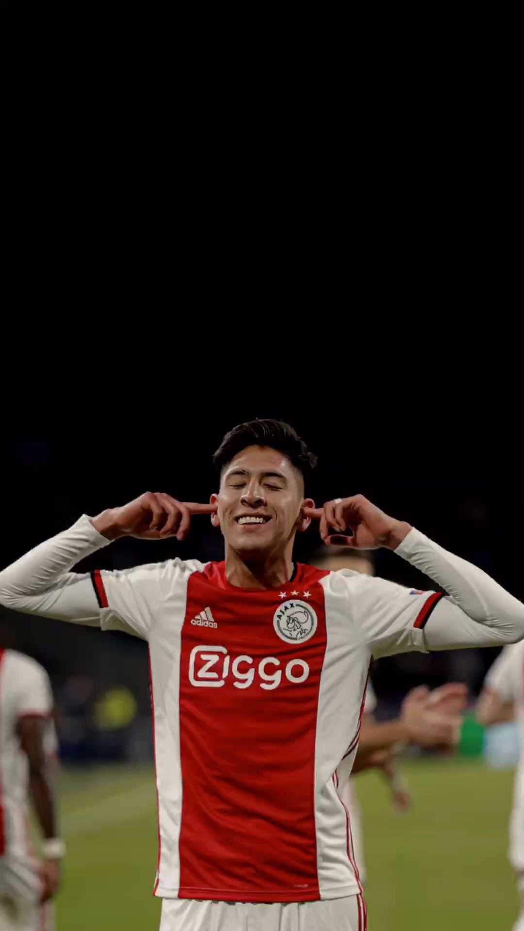 Edson Alvarez desktop image