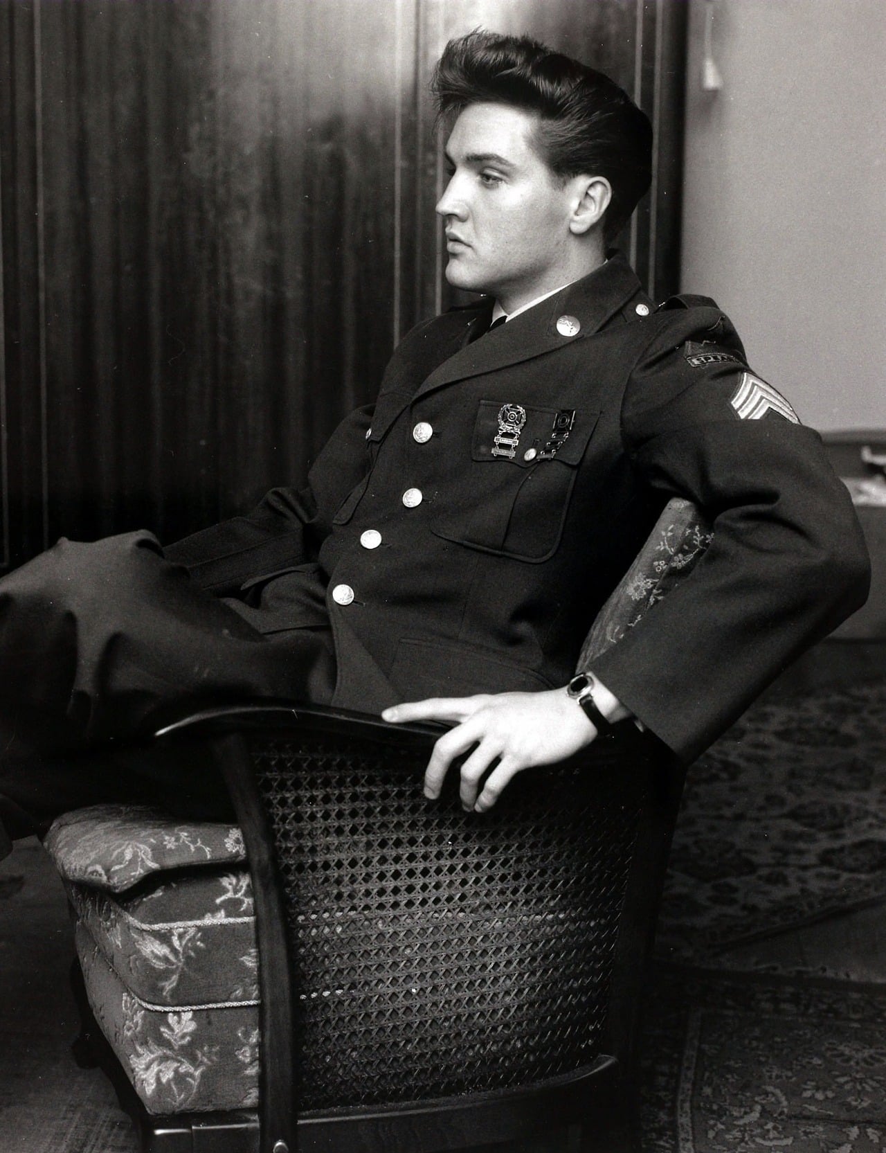 elvis army uniform significance