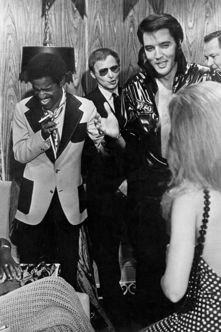 black and white elvis 0044