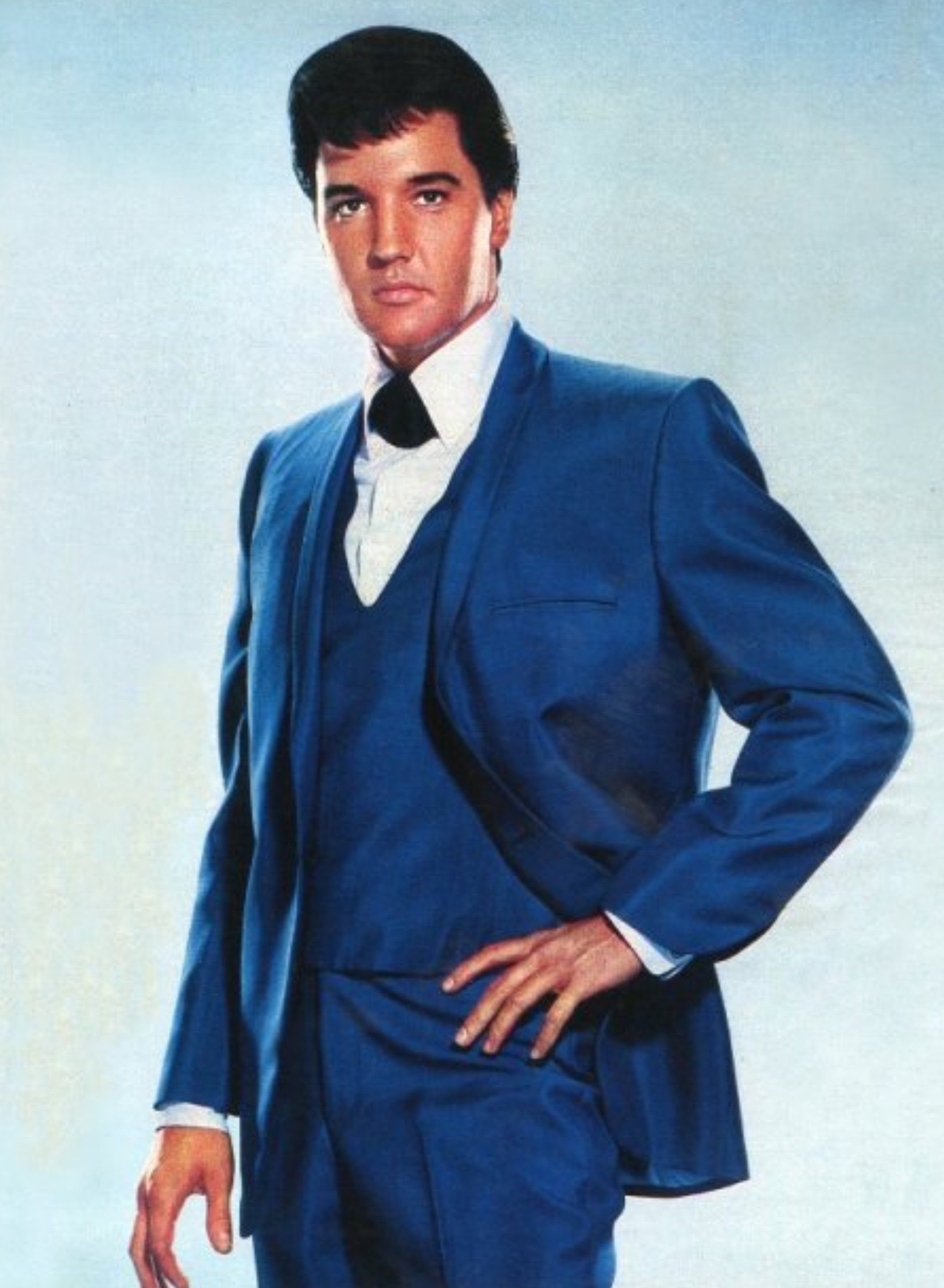elvis in a suit 0047