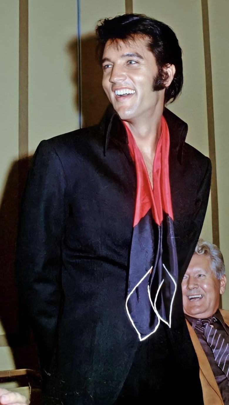 elvis in black suit 0014