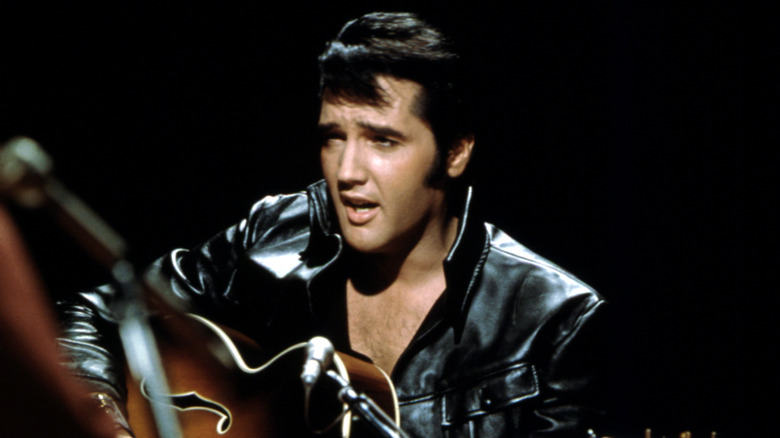 elvis in black suit 0030