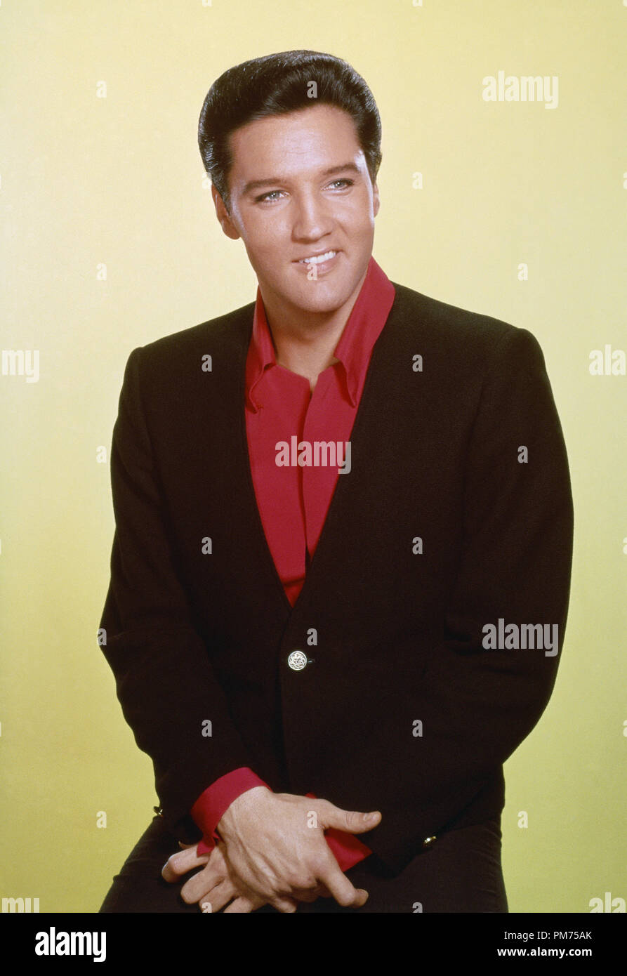 elvis in black suit 0043
