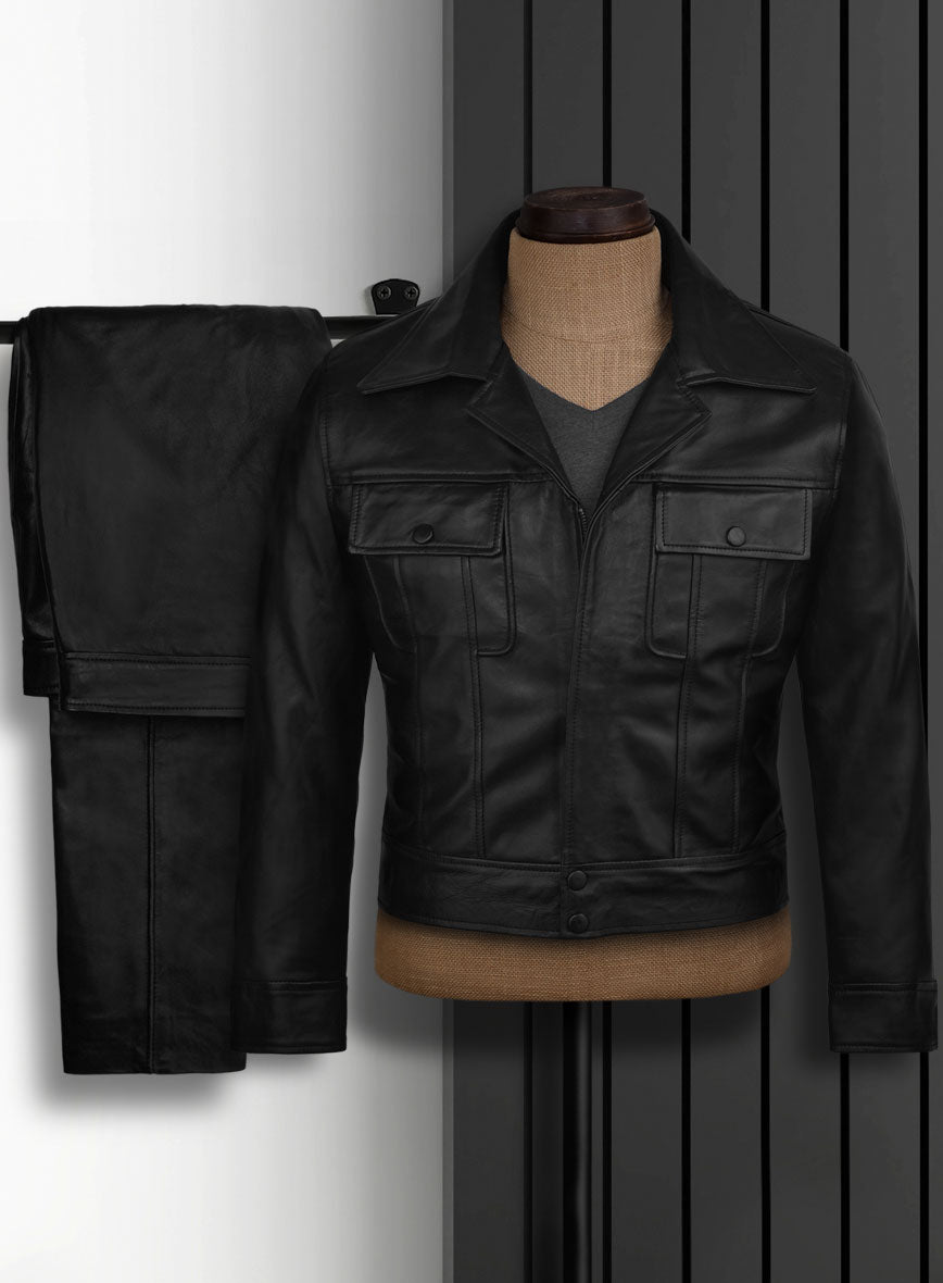 elvis in black suit 0044