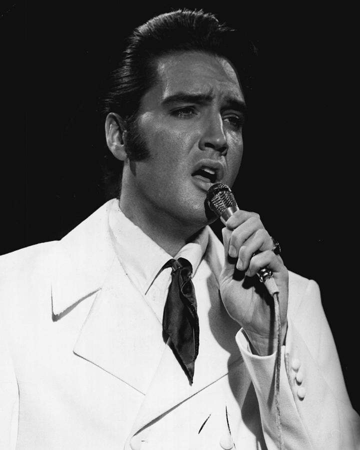 elvis in suit