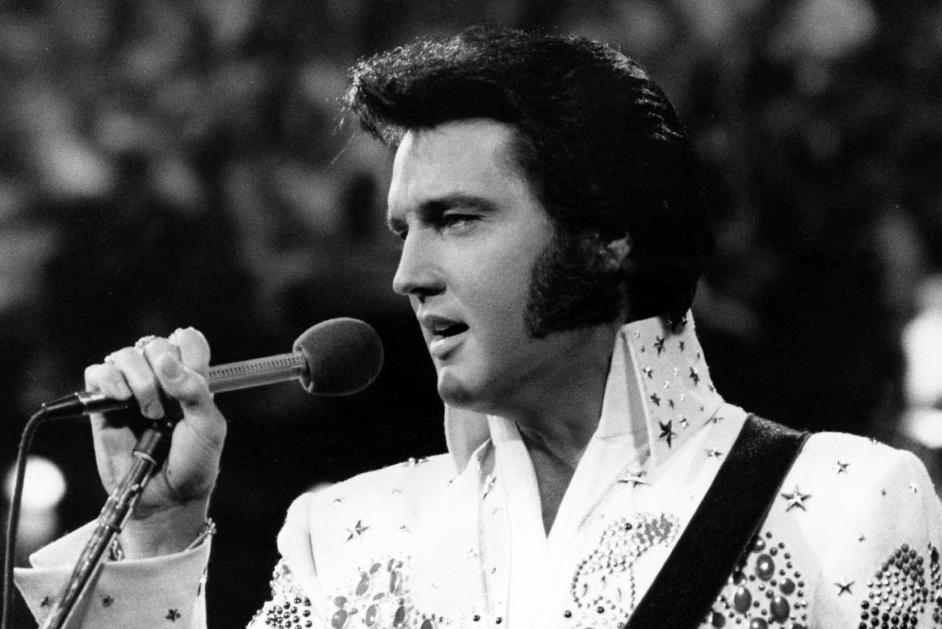 elvis in white jumpsuit 0032