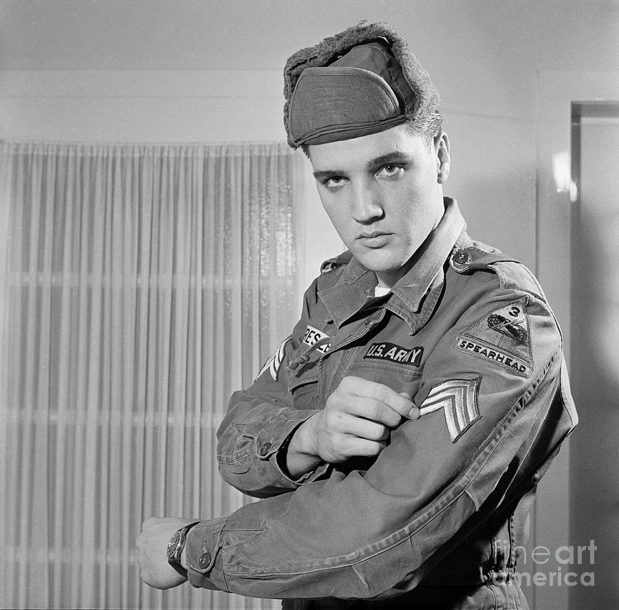 elvis presley service attire