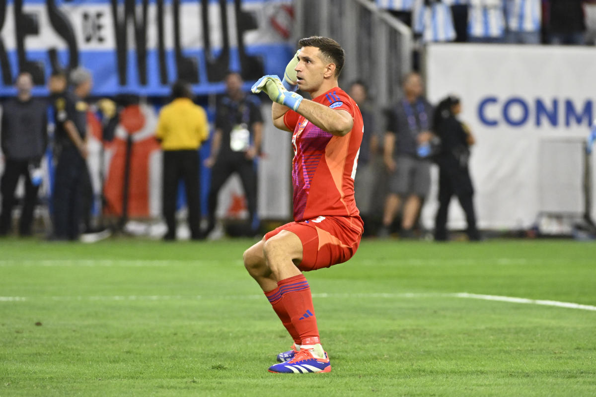 emi martinez save world cup final 0025