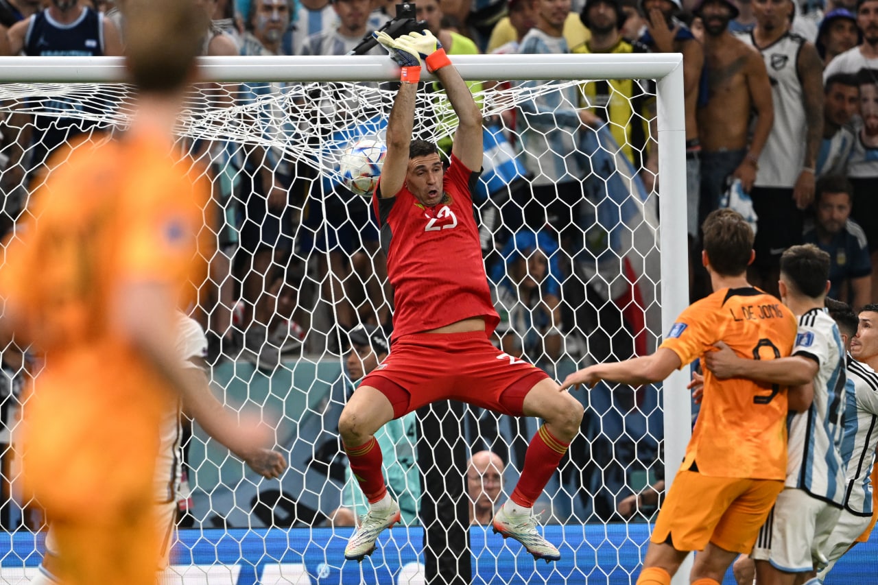 emi martinez save world cup final 0028