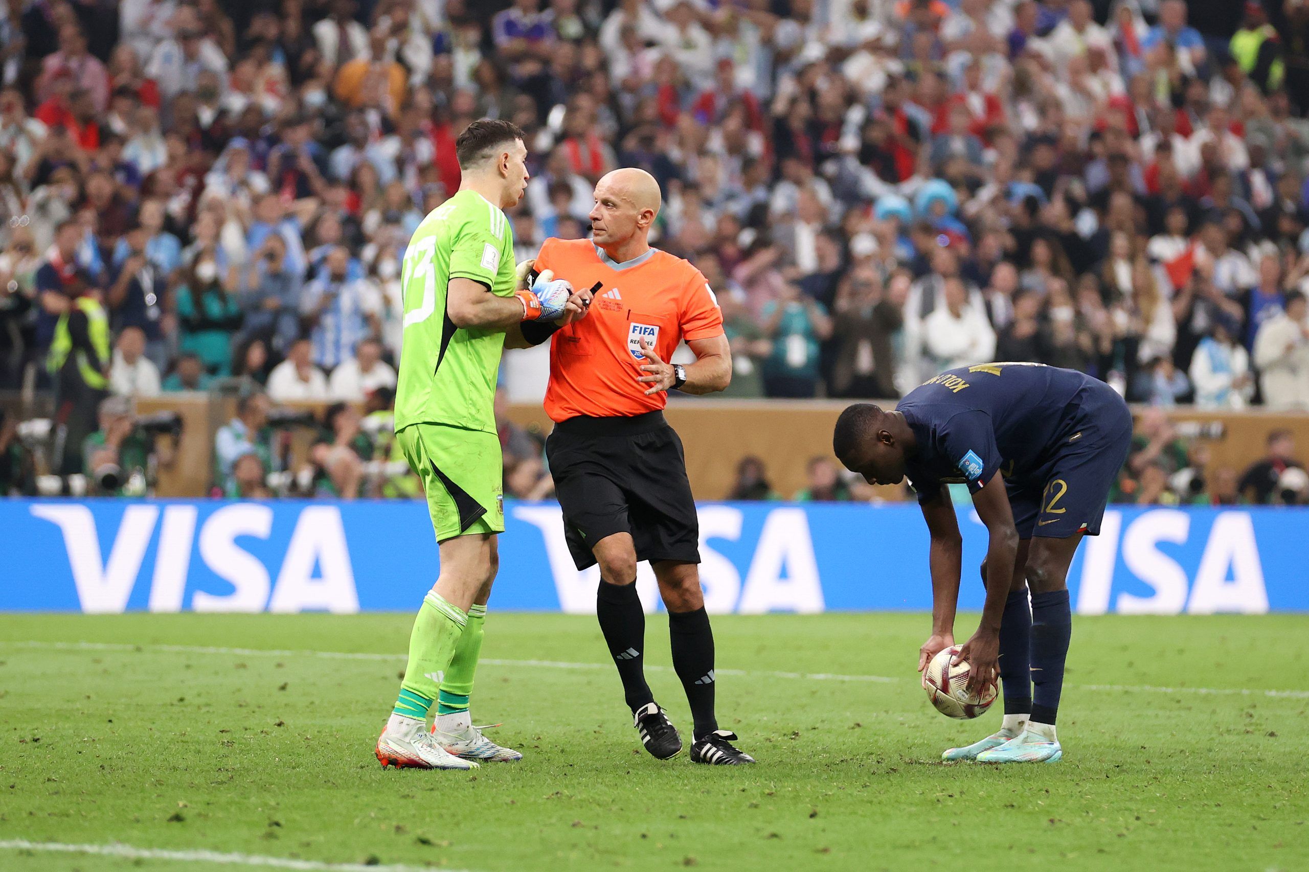 emi martinez save world cup final 0035