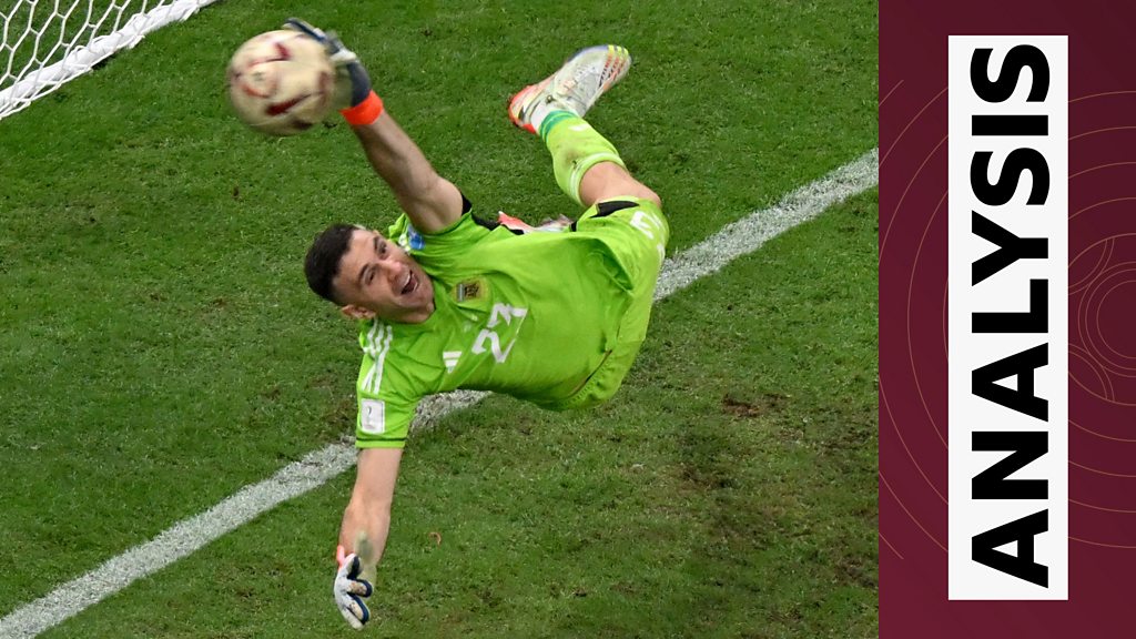 emi martinez save world cup final 0049