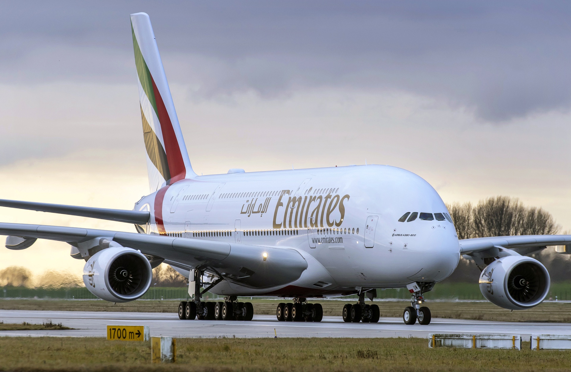 Emirates 0025