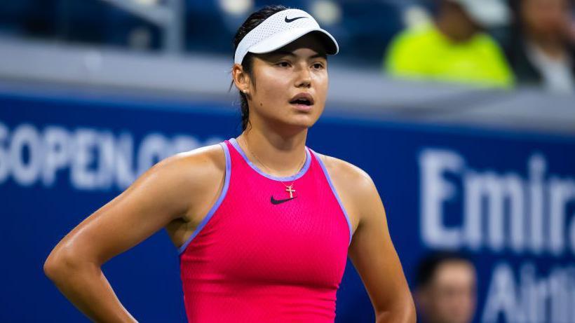 Emma Raducanu tennis photos