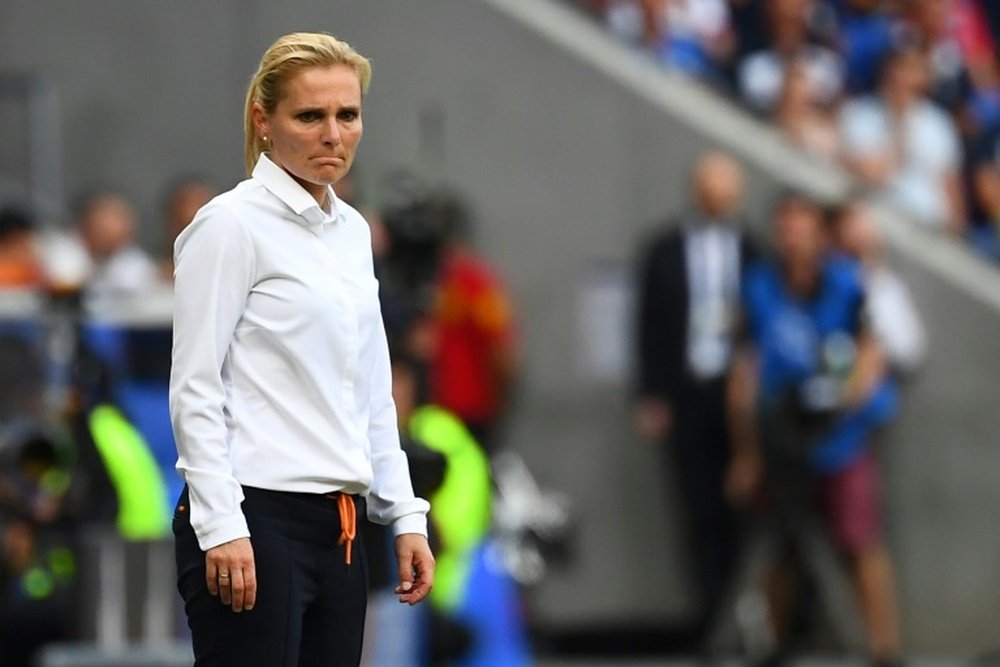 england women coach 0011