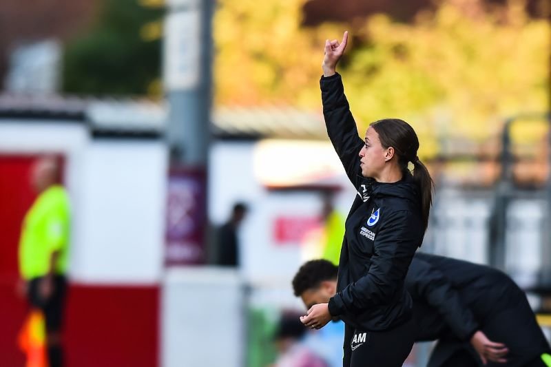 england women coach 0035