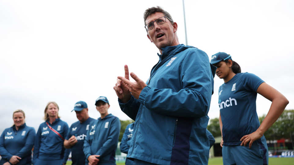 england women coach 0044