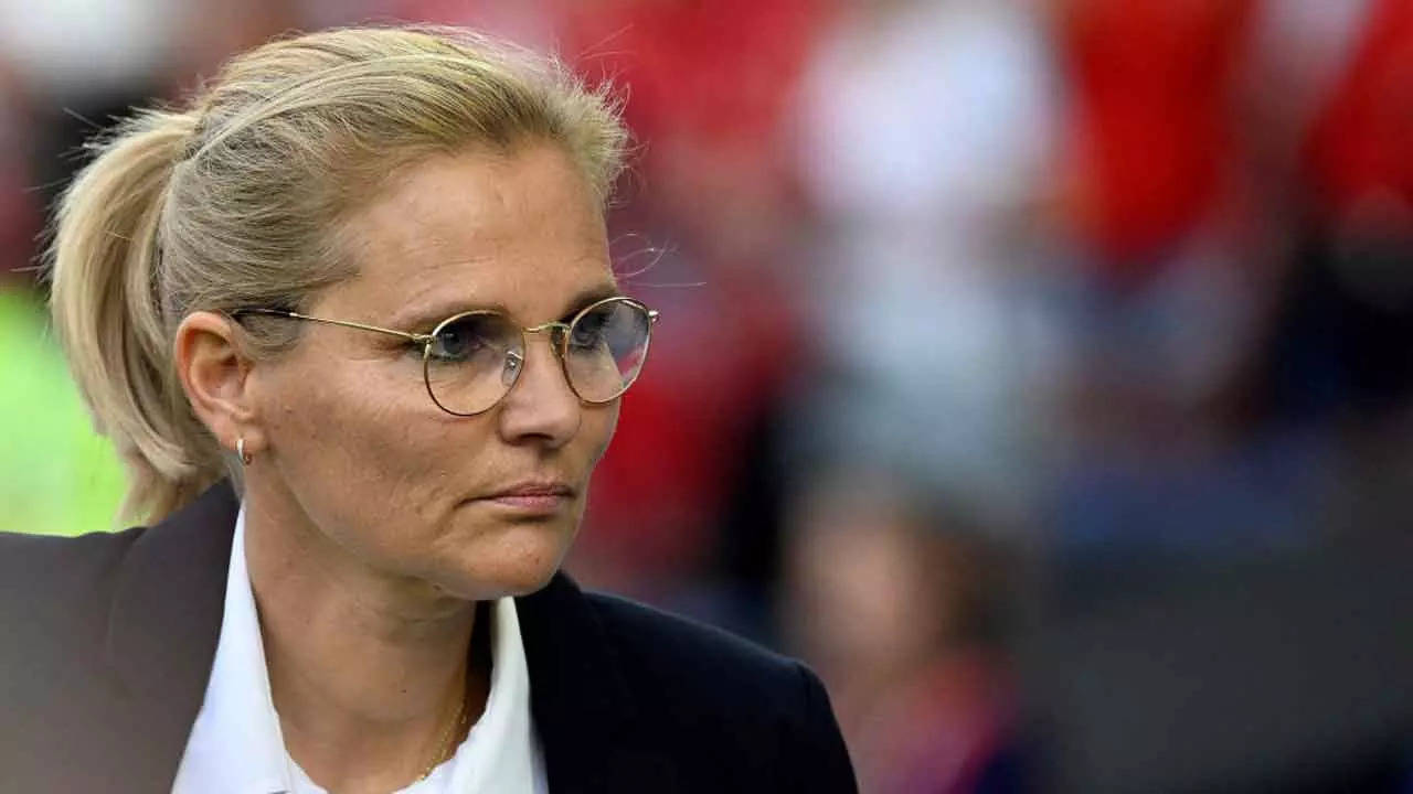 England women team coach
