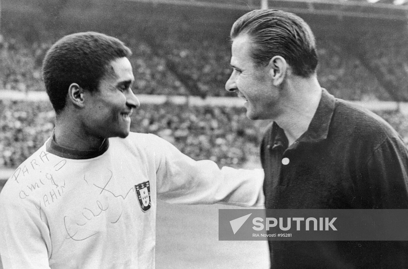 Eusébio career milestones