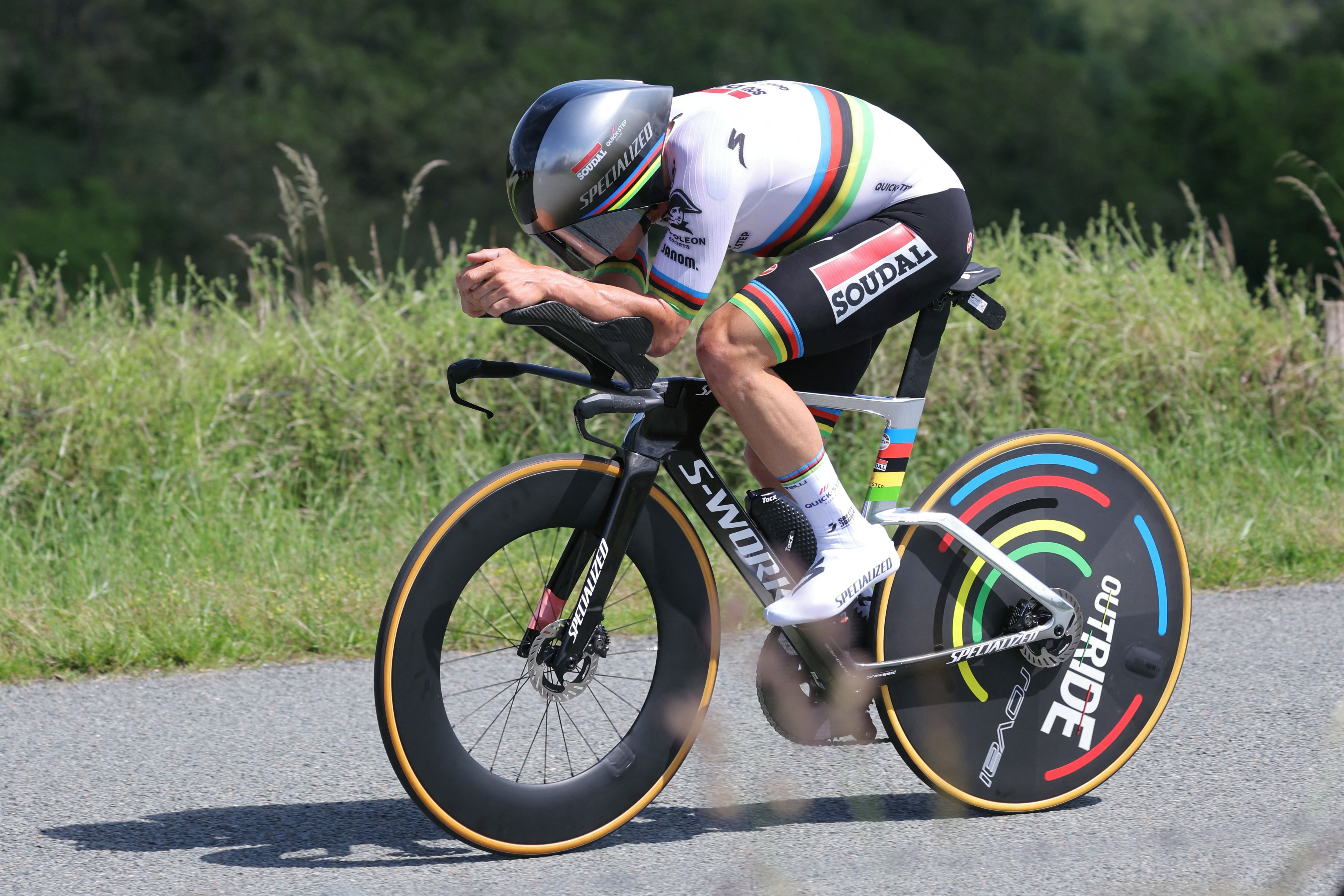 Evenepoel race day experience.