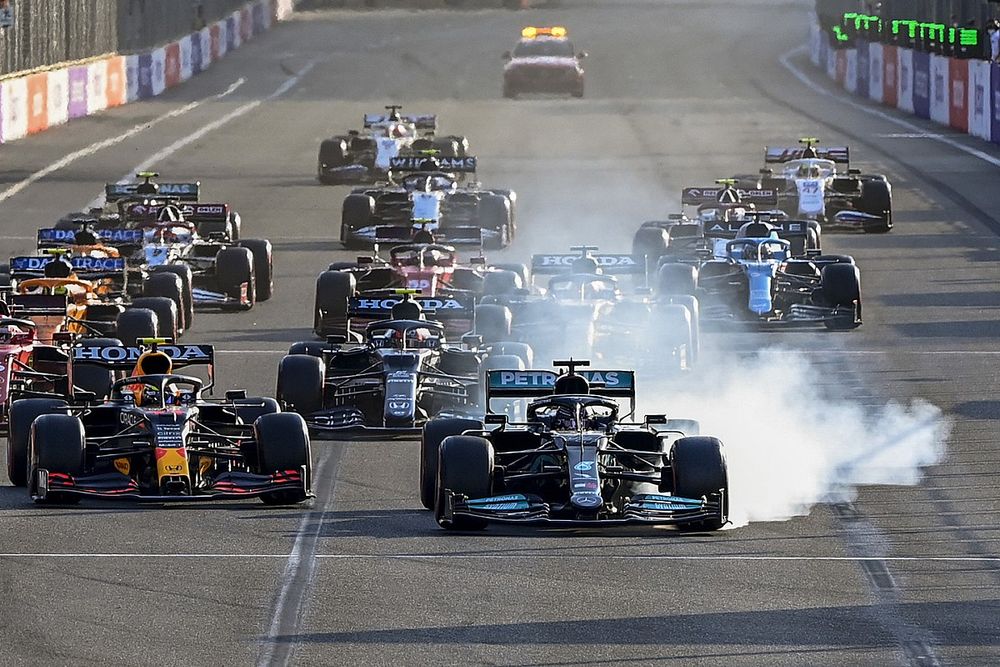 f1 grid baku 0024