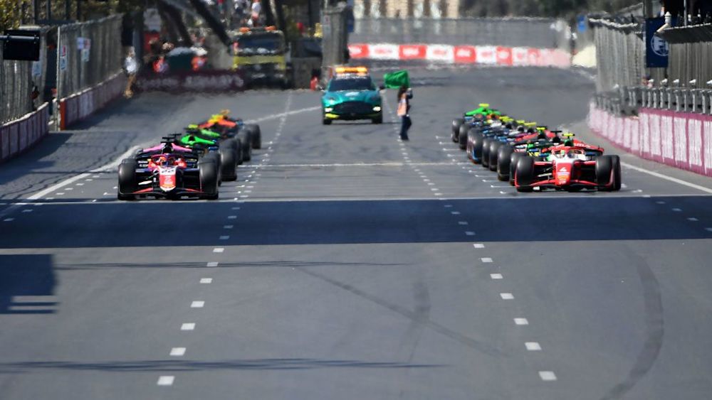 f1 grid baku 0030
