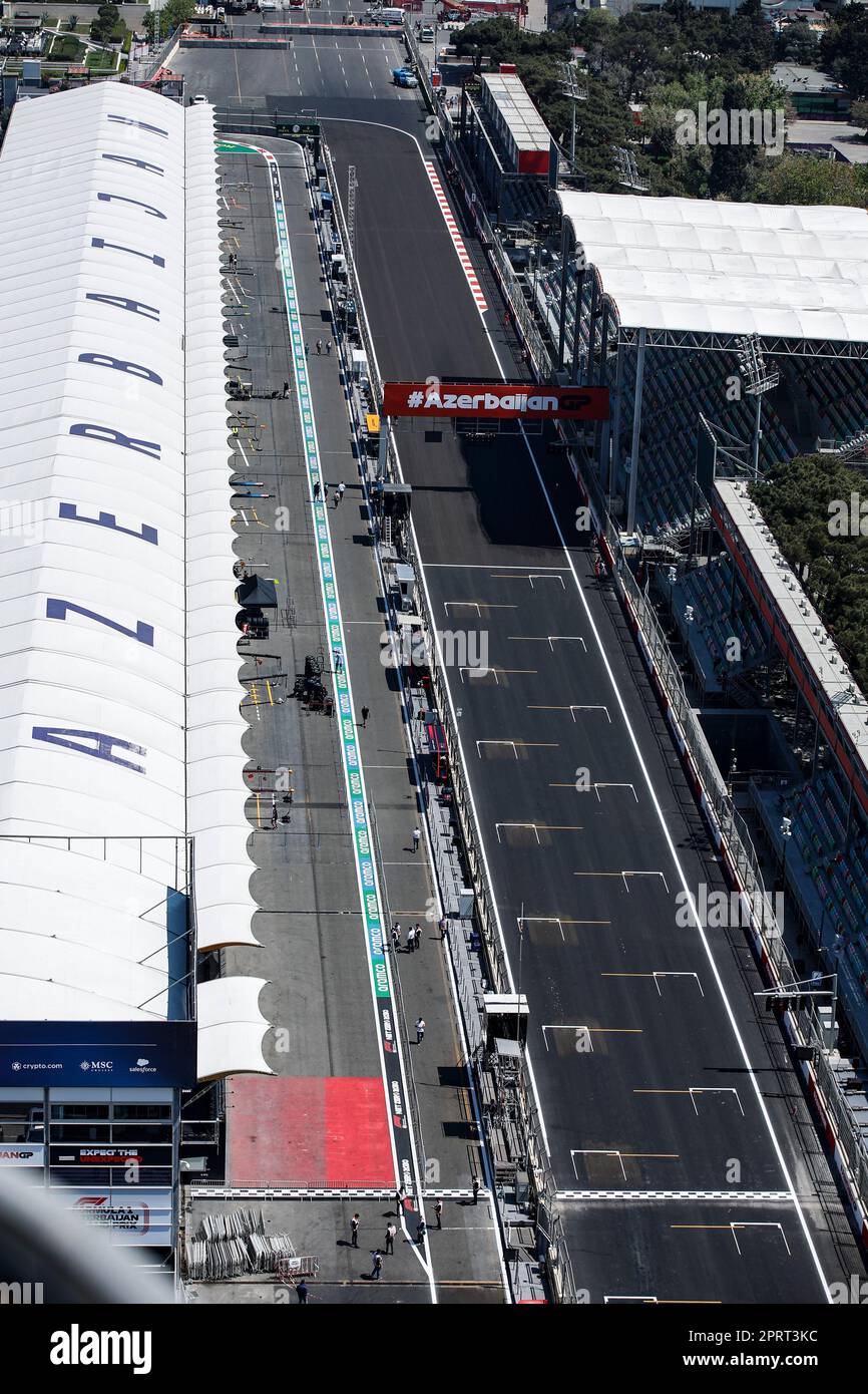 f1 grid baku 0031