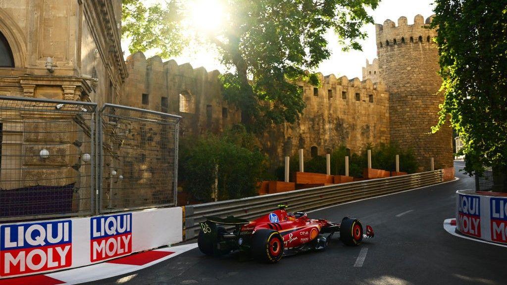 f1 grid baku 0034