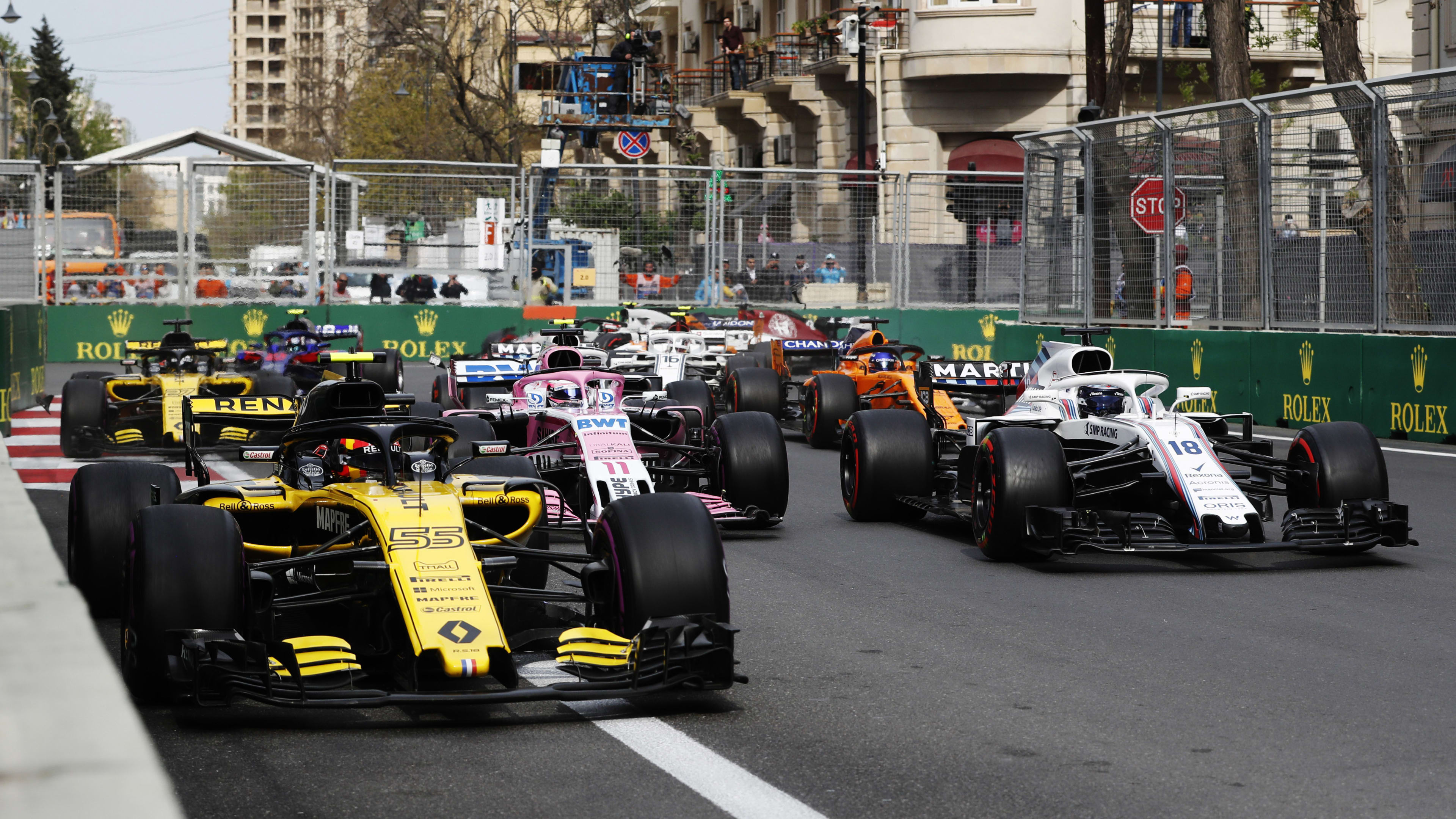f1 grid baku 0036
