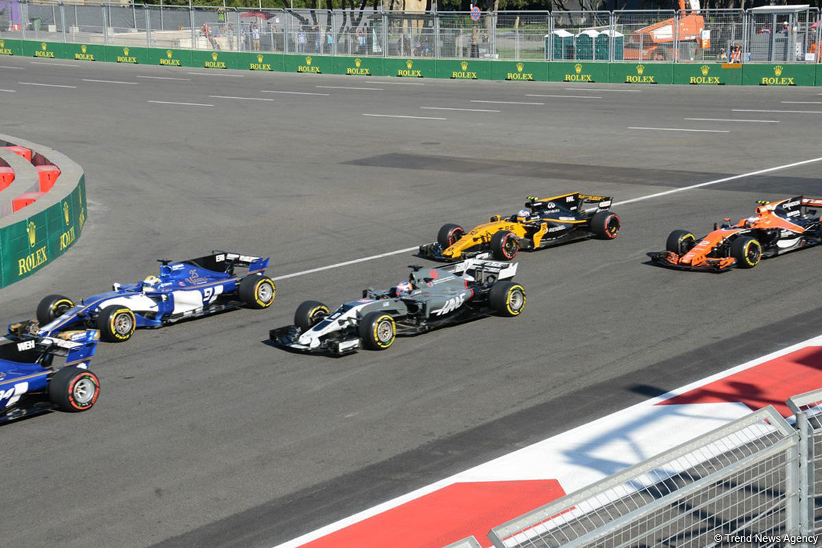 f1 grid baku 0046