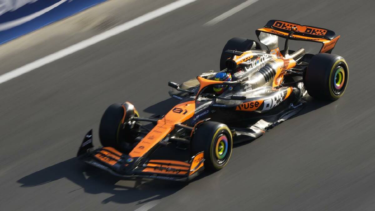 f1 grid baku 0048