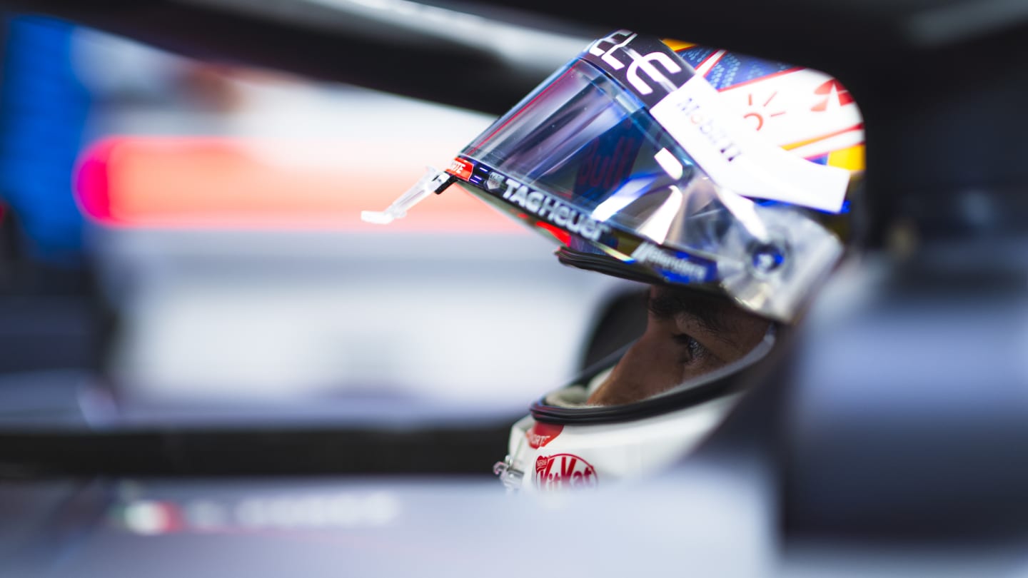 f1 grid spain 0025