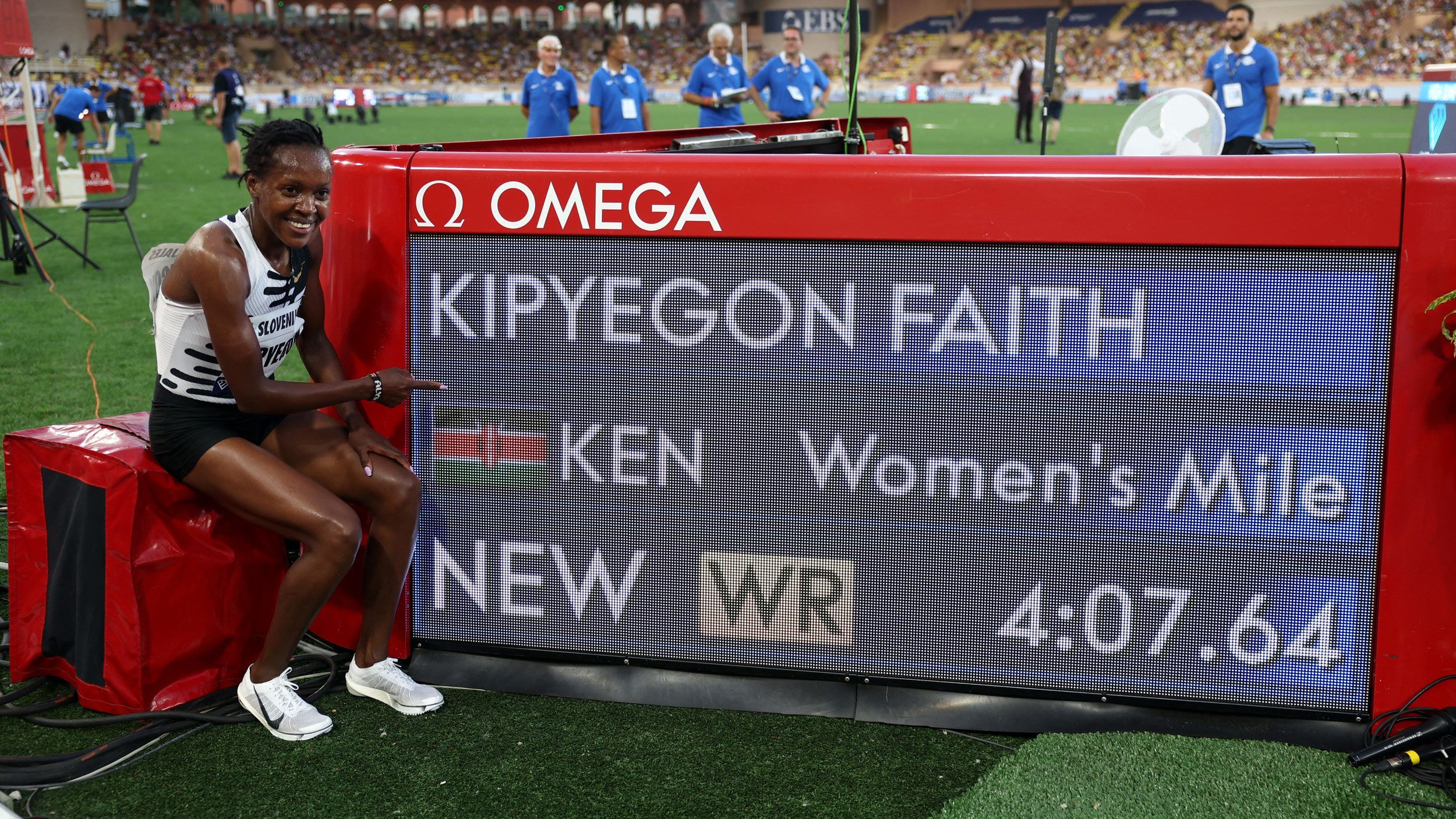 Faith Kipyegon mile record