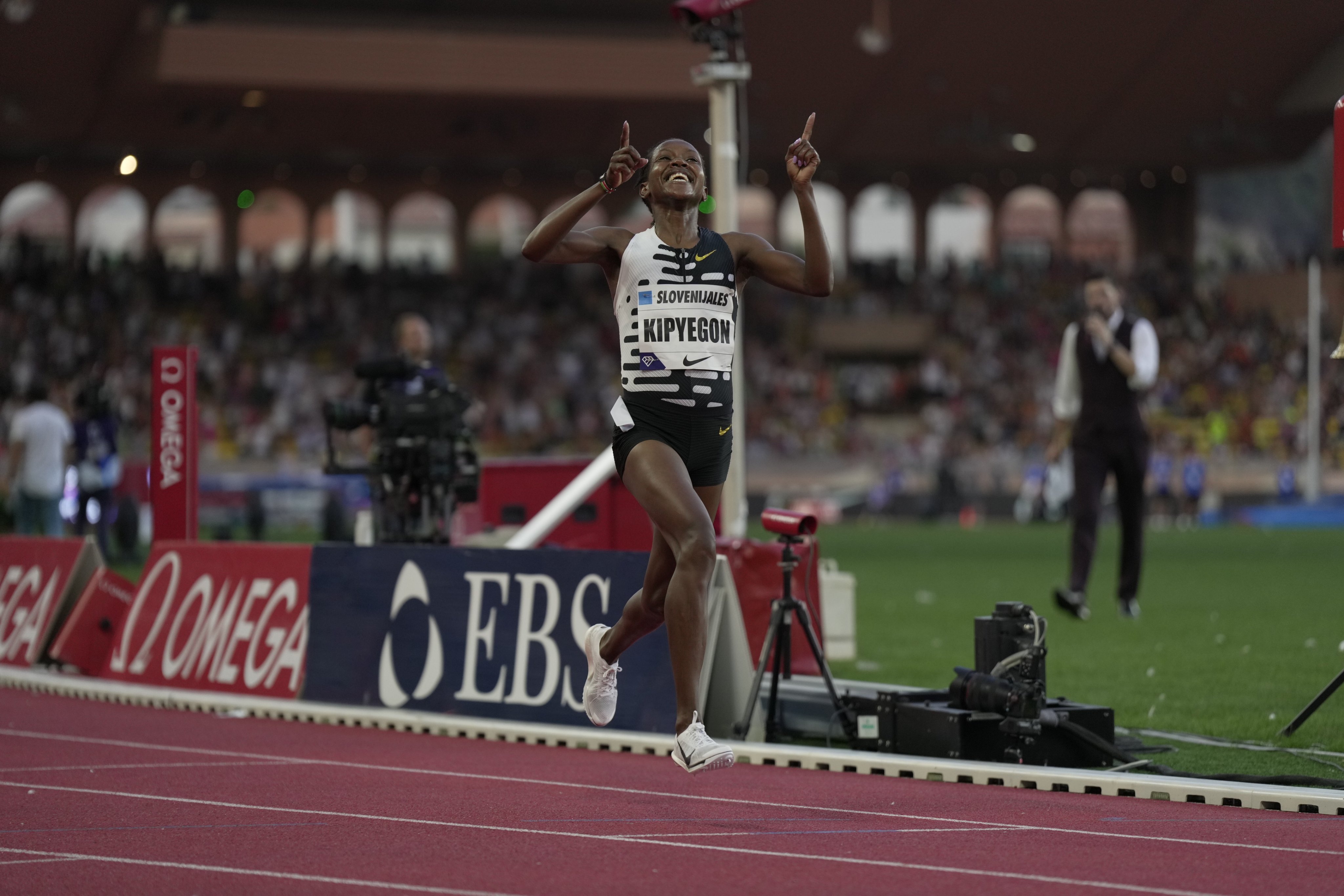 faith kipyegon mile 0018