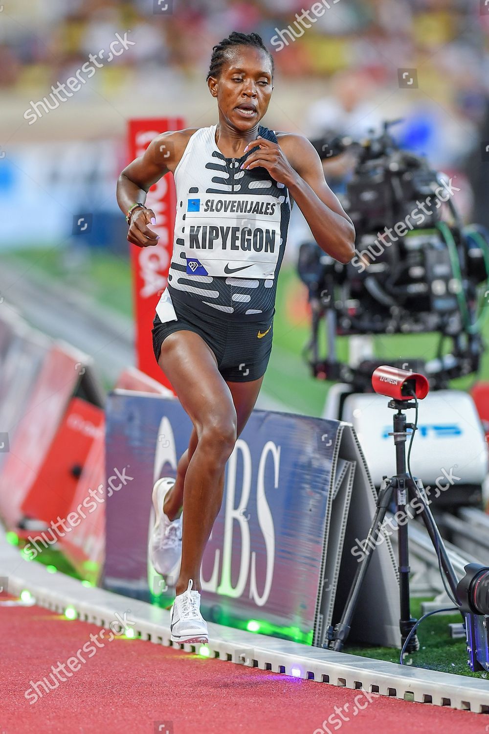 faith kipyegon mile 0032