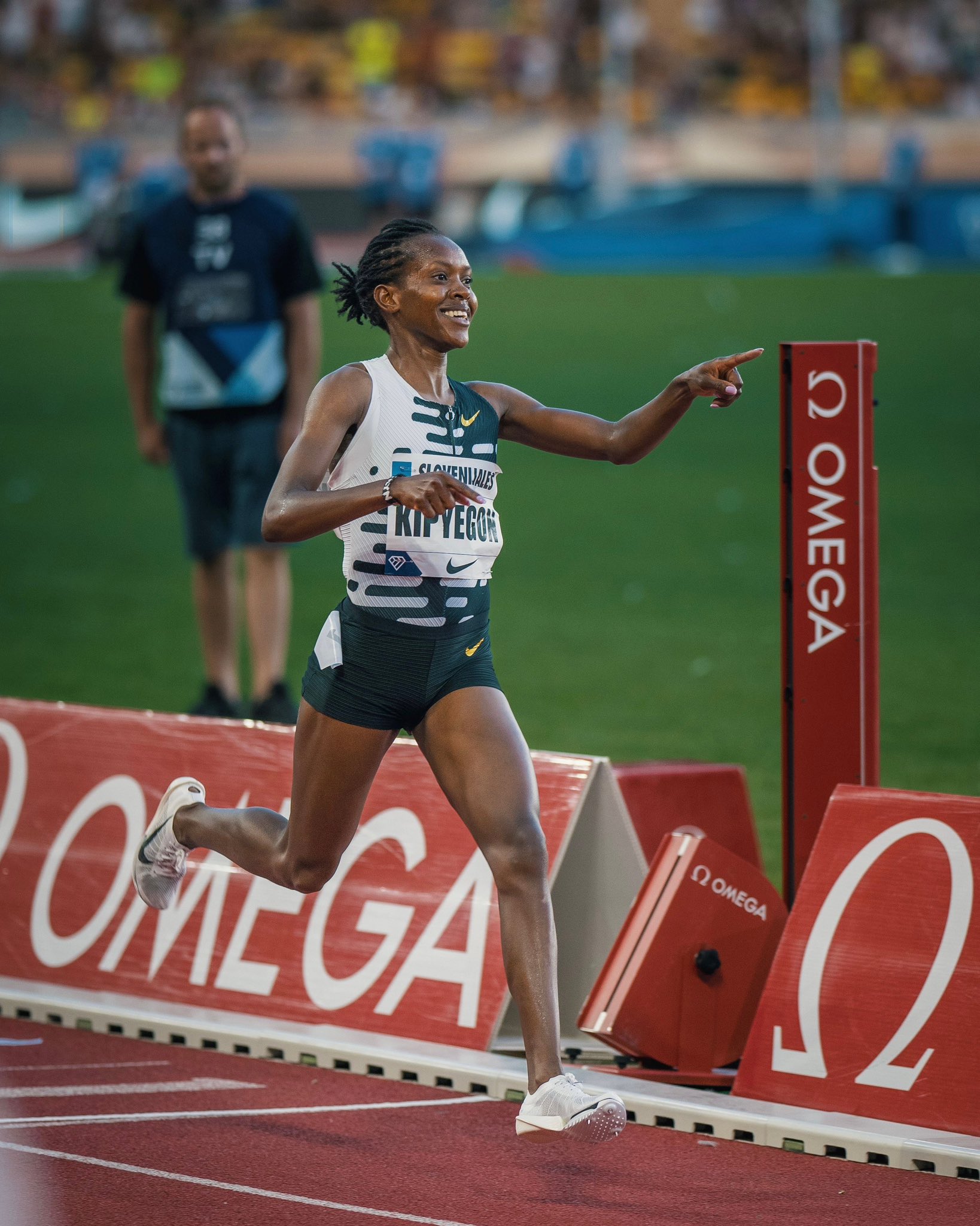 faith kipyegon mile 0048