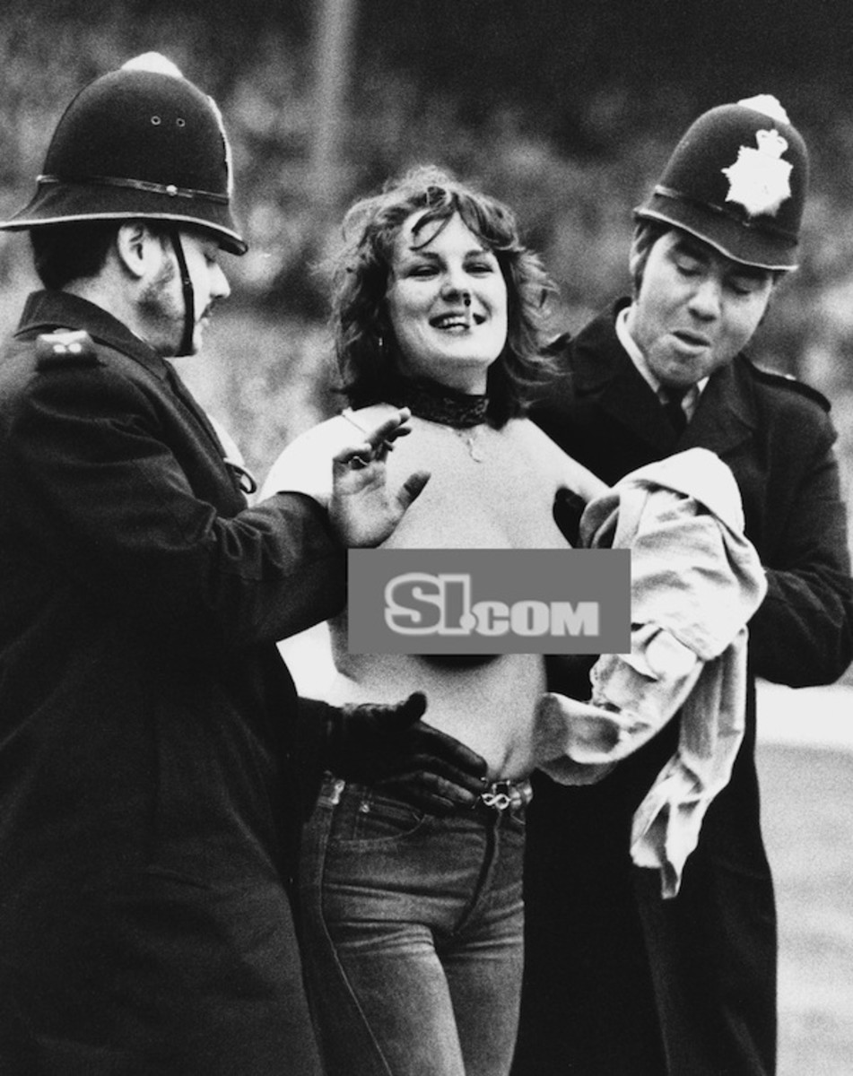 famous streaker 0010