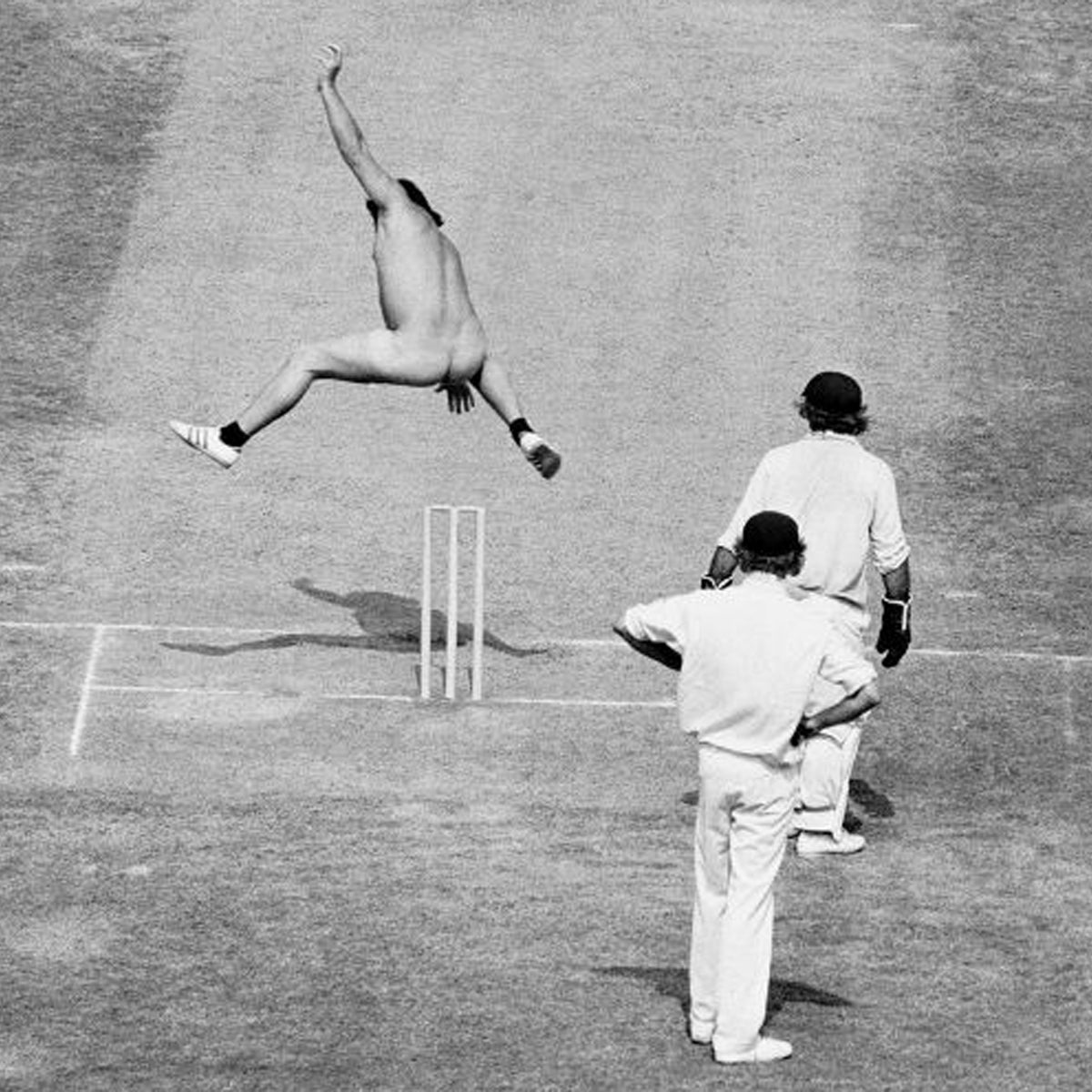 famous streaker 0018