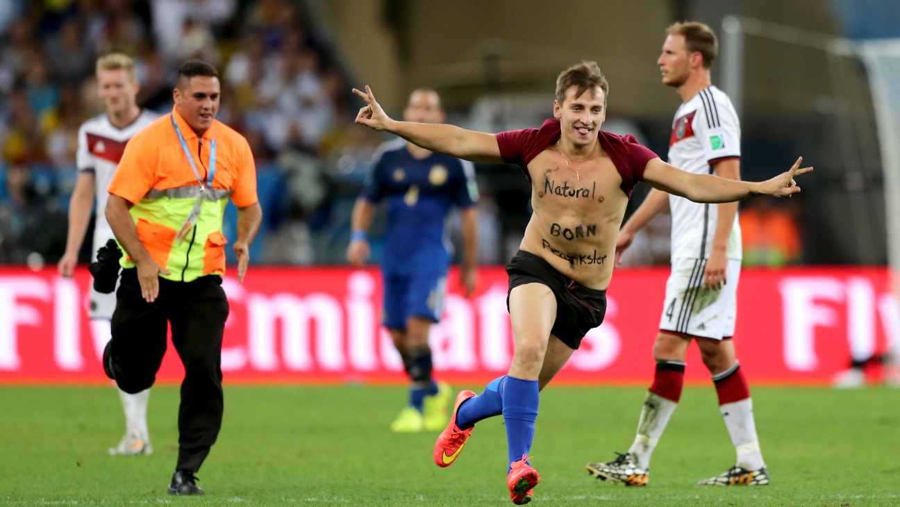 famous streaker 0027