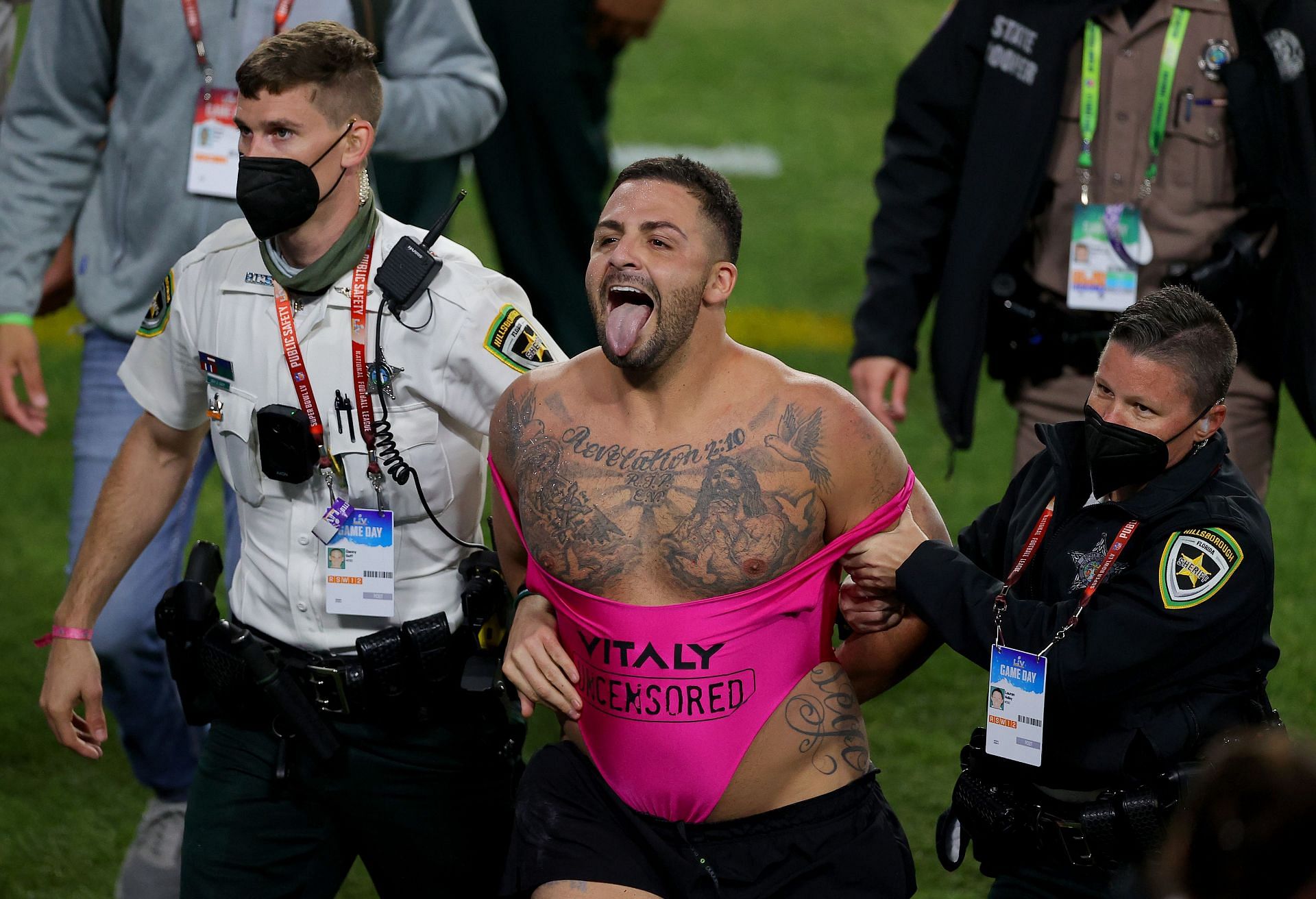 famous streaker 0035