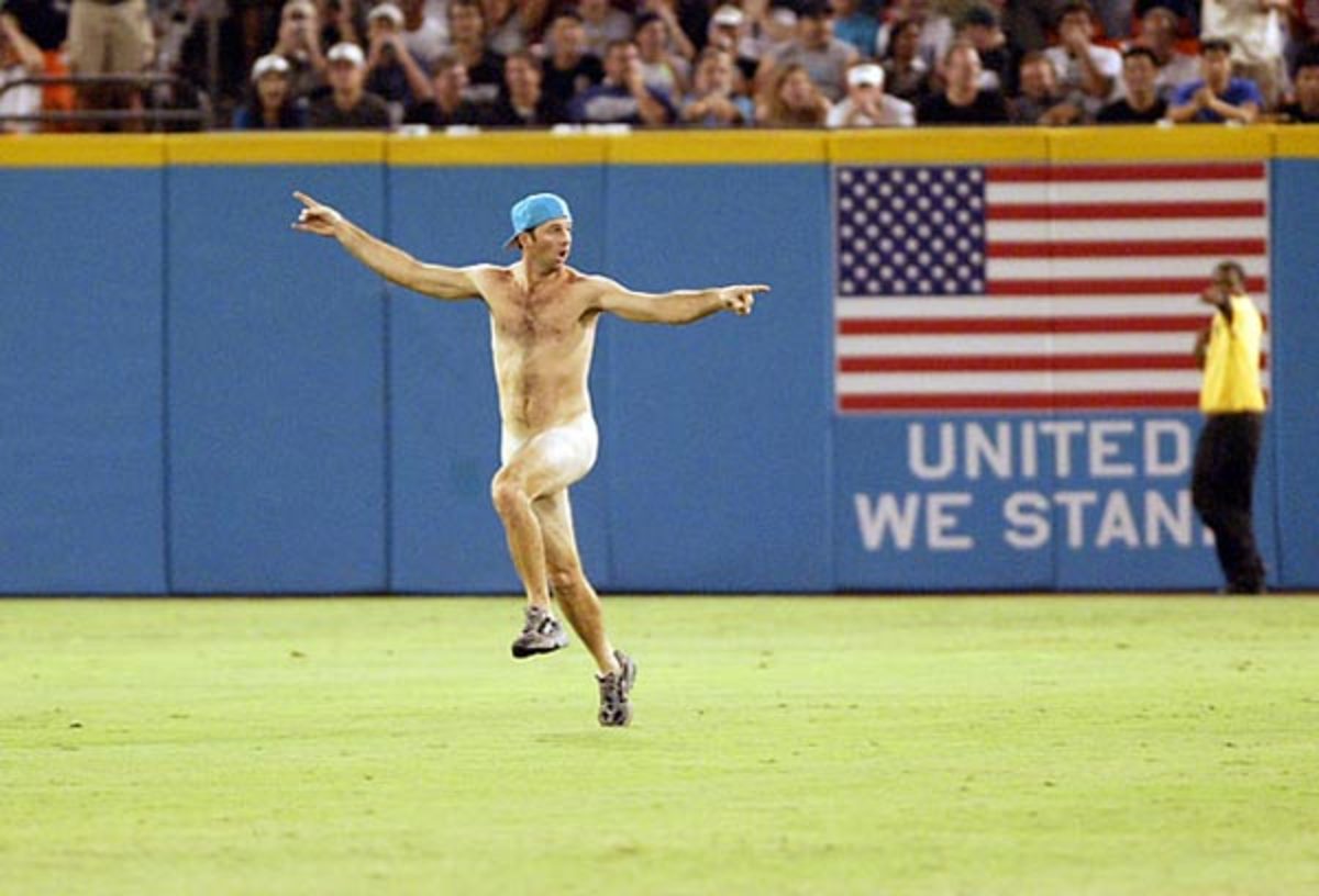 famous streaker 0042