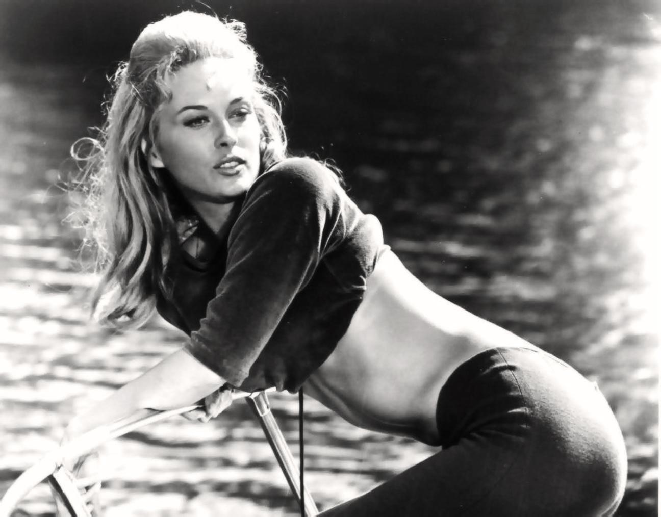faye dunaway hot 0010