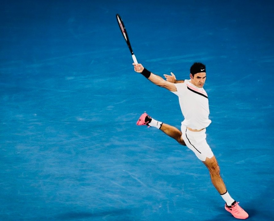 Federer backhand technique