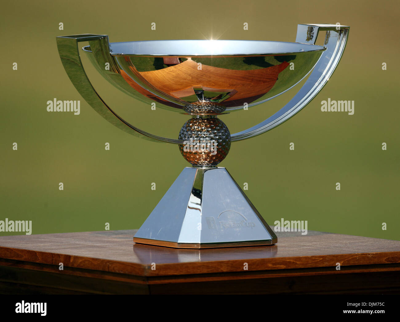 fedex cup trophy 0009